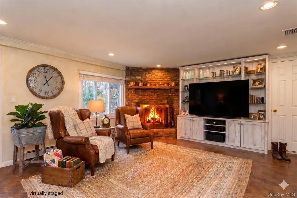 5 Highpoint Drive Huntington NY 11743