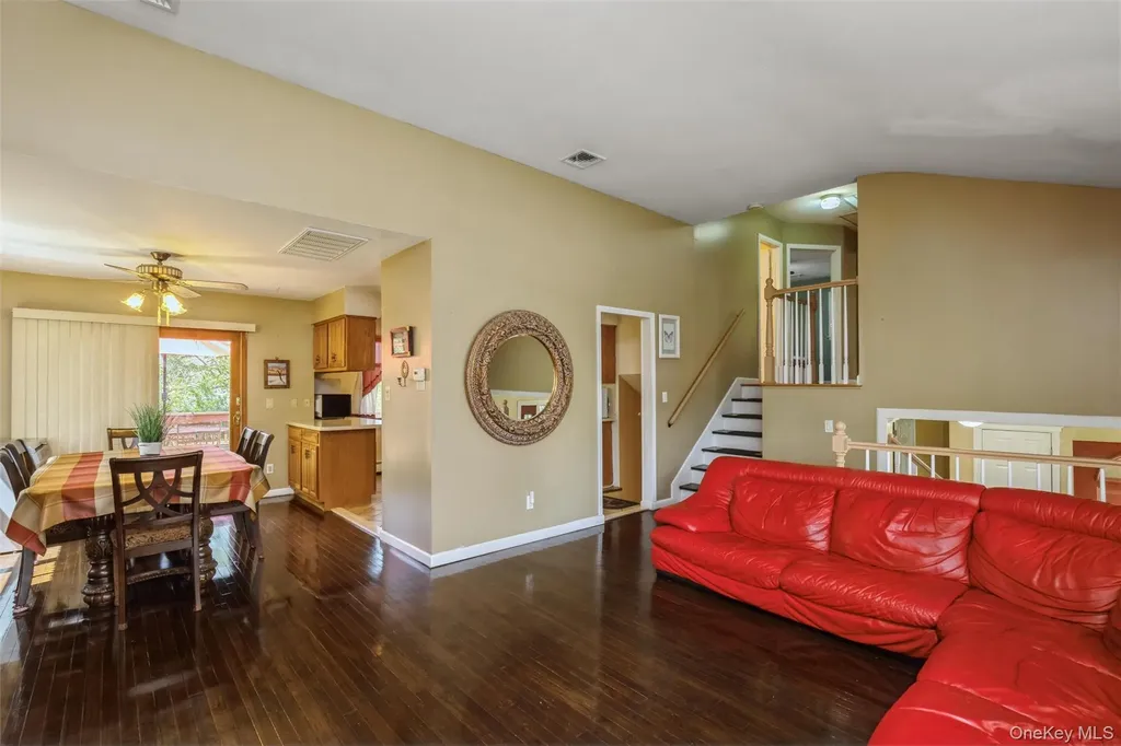 5 Highpoint Drive Huntington NY 11743