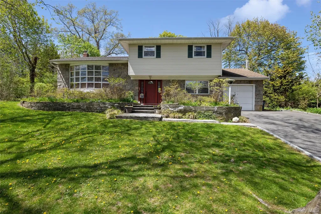5 Highpoint Drive Huntington NY 11743