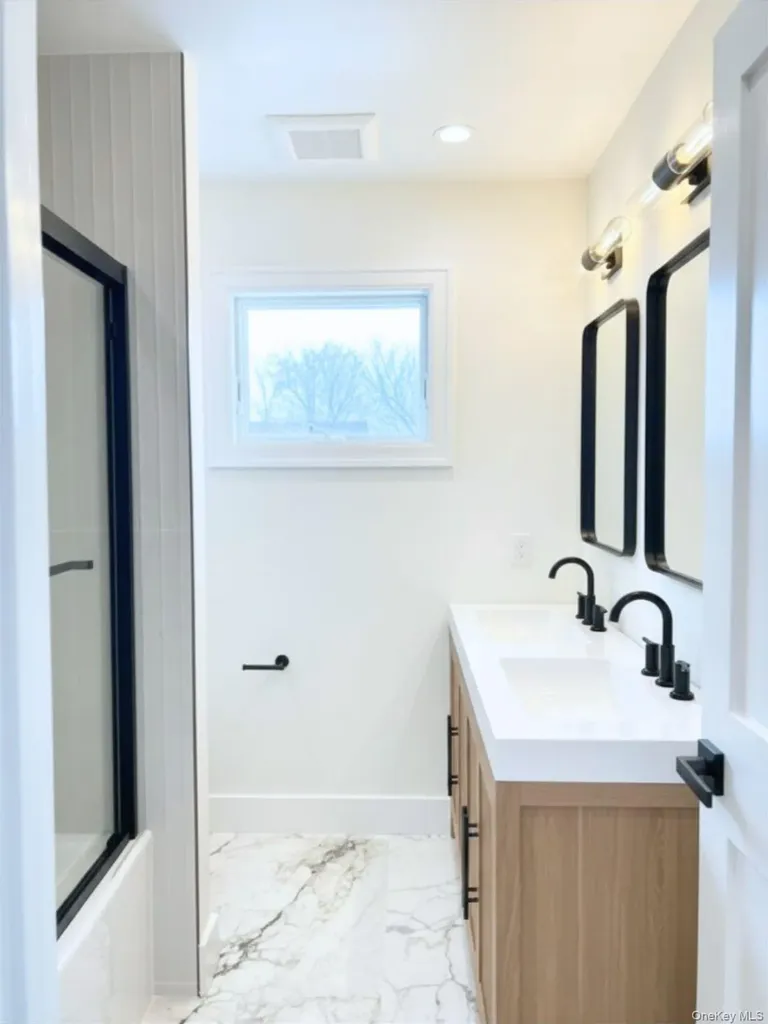 5 Baker Lane Levittown NY 11756