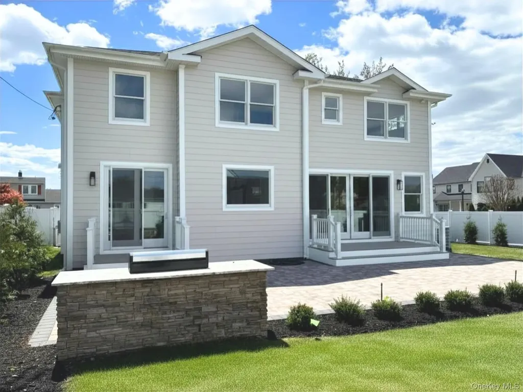 5 Baker Lane Levittown NY 11756