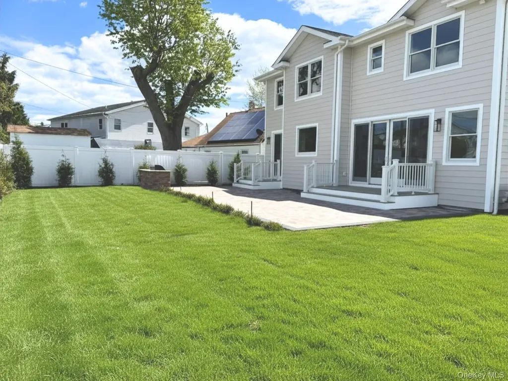 5 Baker Lane Levittown NY 11756