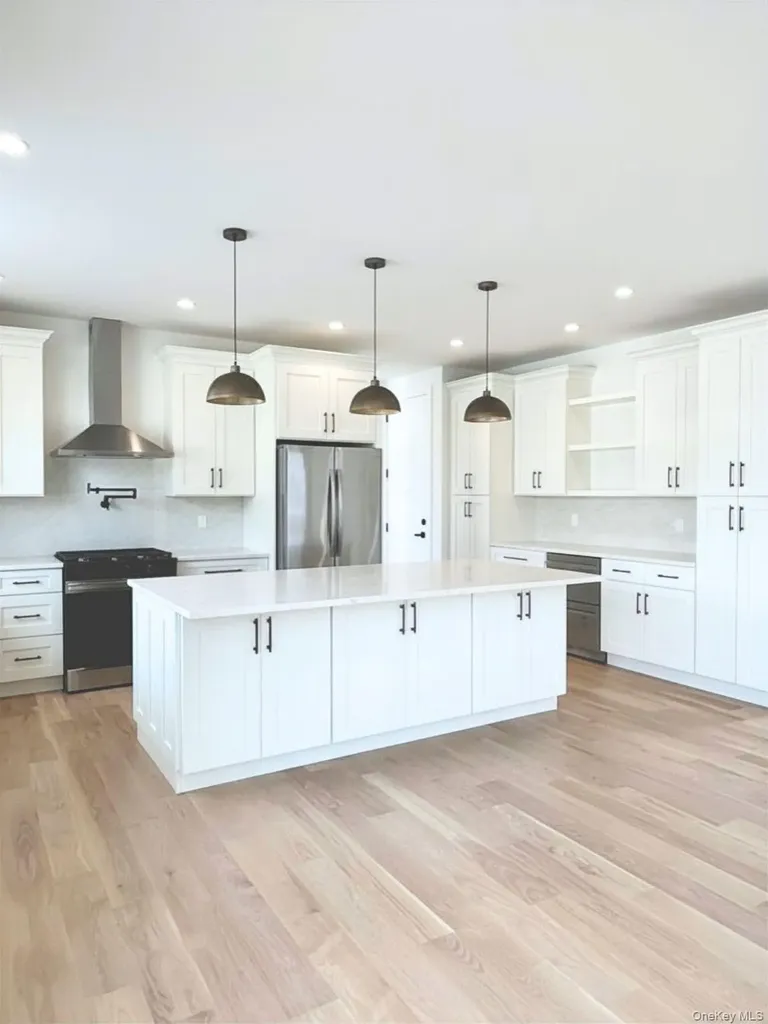 5 Baker Lane Levittown NY 11756