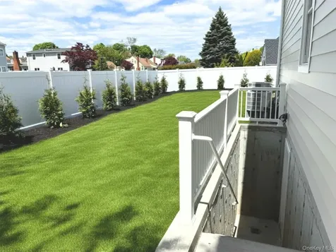 5 Baker Lane Levittown NY 11756