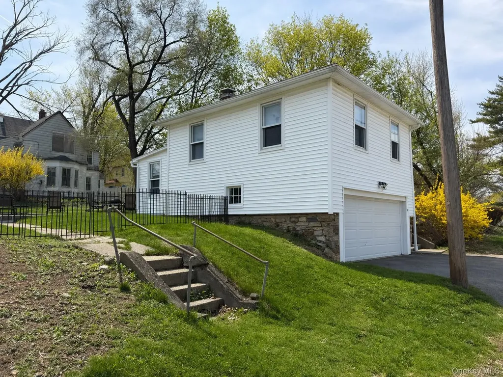 41 Mcalpin Avenue Mahopac NY 10541