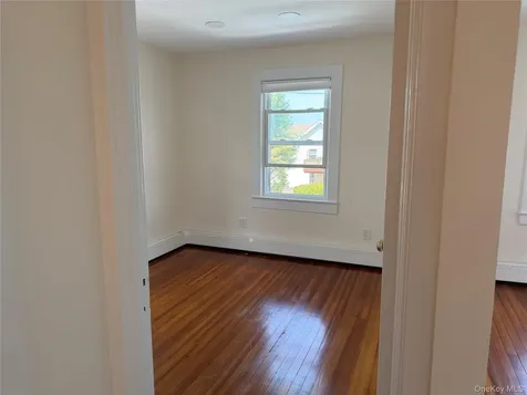 41 Mcalpin Avenue Mahopac NY 10541