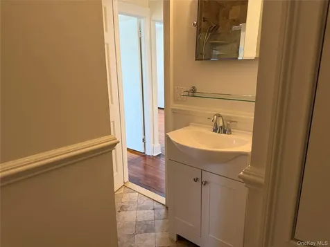 41 Mcalpin Avenue Mahopac NY 10541