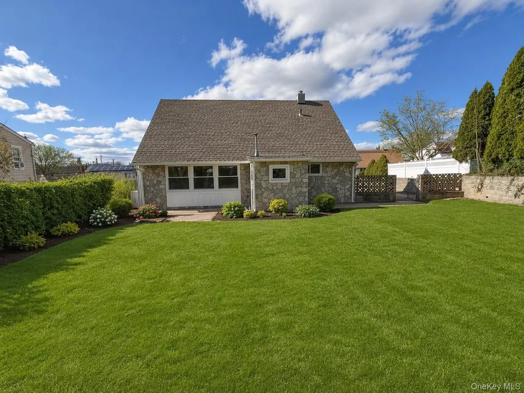 102 Mountaindale Road Yonkers NY 10710