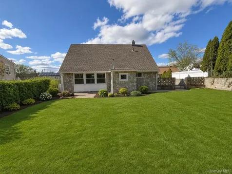 102 Mountaindale Road Yonkers NY 10710
