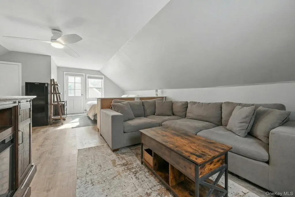 6 Willow Road New Hyde Park NY 11040
