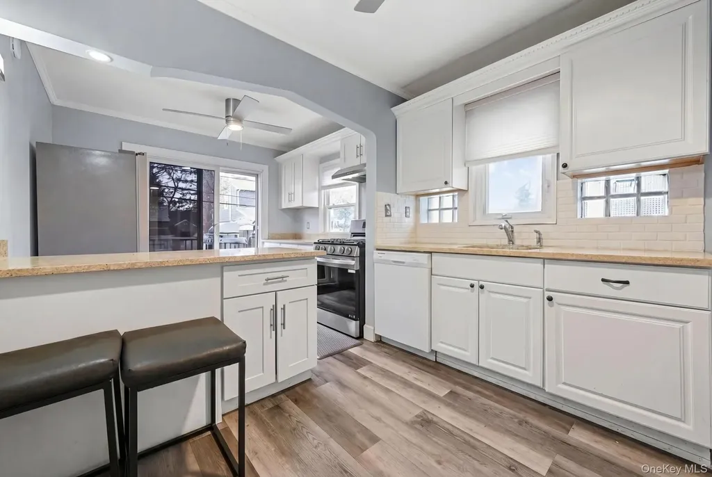6 Willow Road New Hyde Park NY 11040