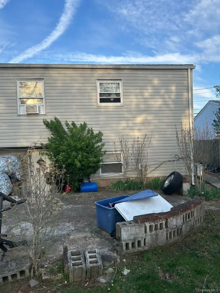 229 Sylvester Streets Westbury NY 11590
