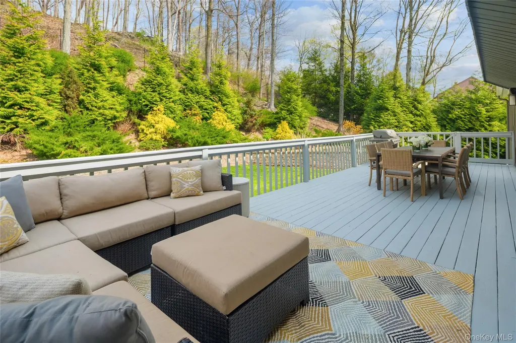 25 Pheasant Run Road Pleasantville NY 10570