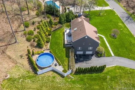 25 Pheasant Run Road Pleasantville NY 10570
