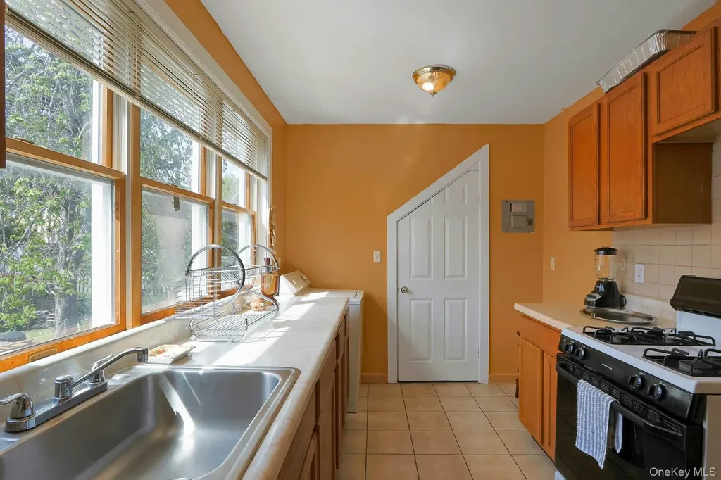 12 E Catherine Street Nyack NY 10960