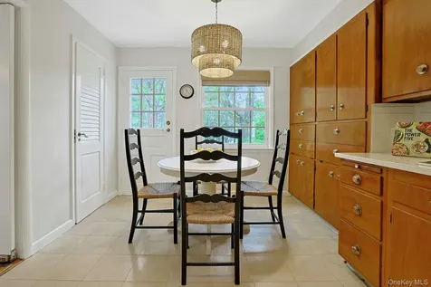 156 Rock Creek Lane Scarsdale NY 10583