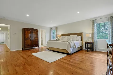 156 Rock Creek Lane Scarsdale NY 10583