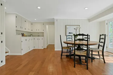 156 Rock Creek Lane Scarsdale NY 10583