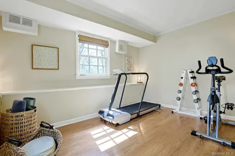 156 Rock Creek Lane Scarsdale NY 10583