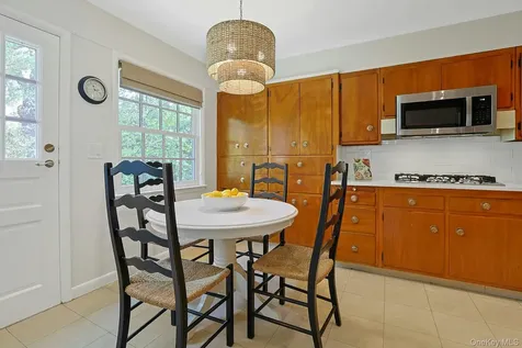 156 Rock Creek Lane Scarsdale NY 10583