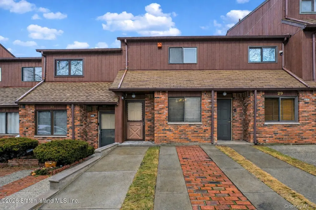 31 Stonegate Drive Staten Island NY 10304