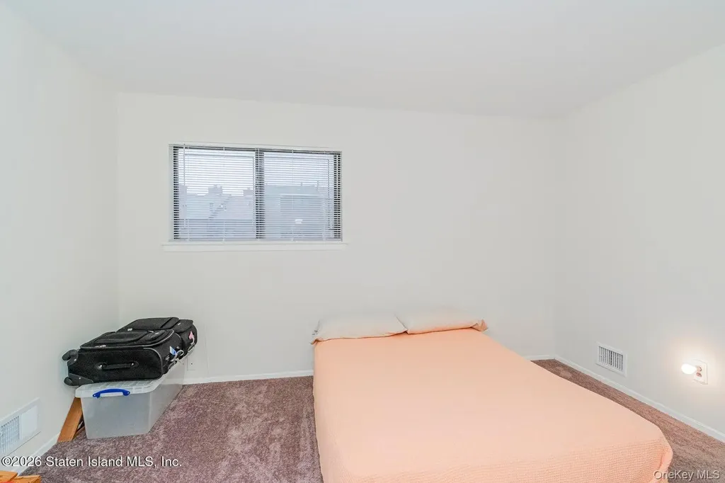 31 Stonegate Drive Staten Island NY 10304