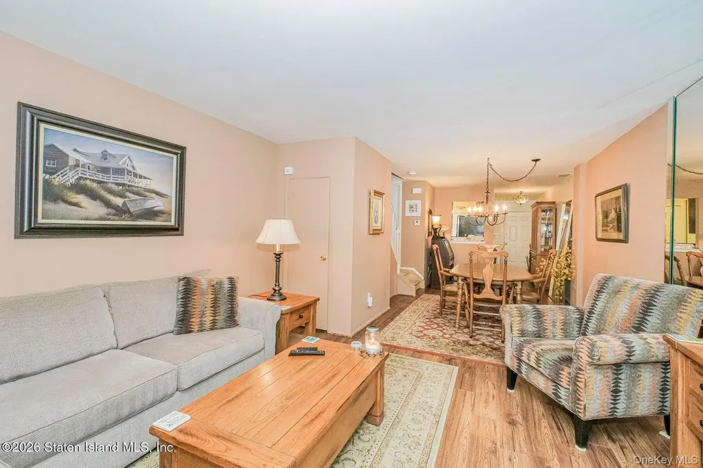 31 Stonegate Drive Staten Island NY 10304