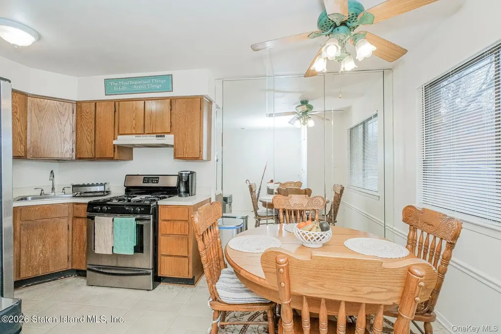 31 Stonegate Drive Staten Island NY 10304
