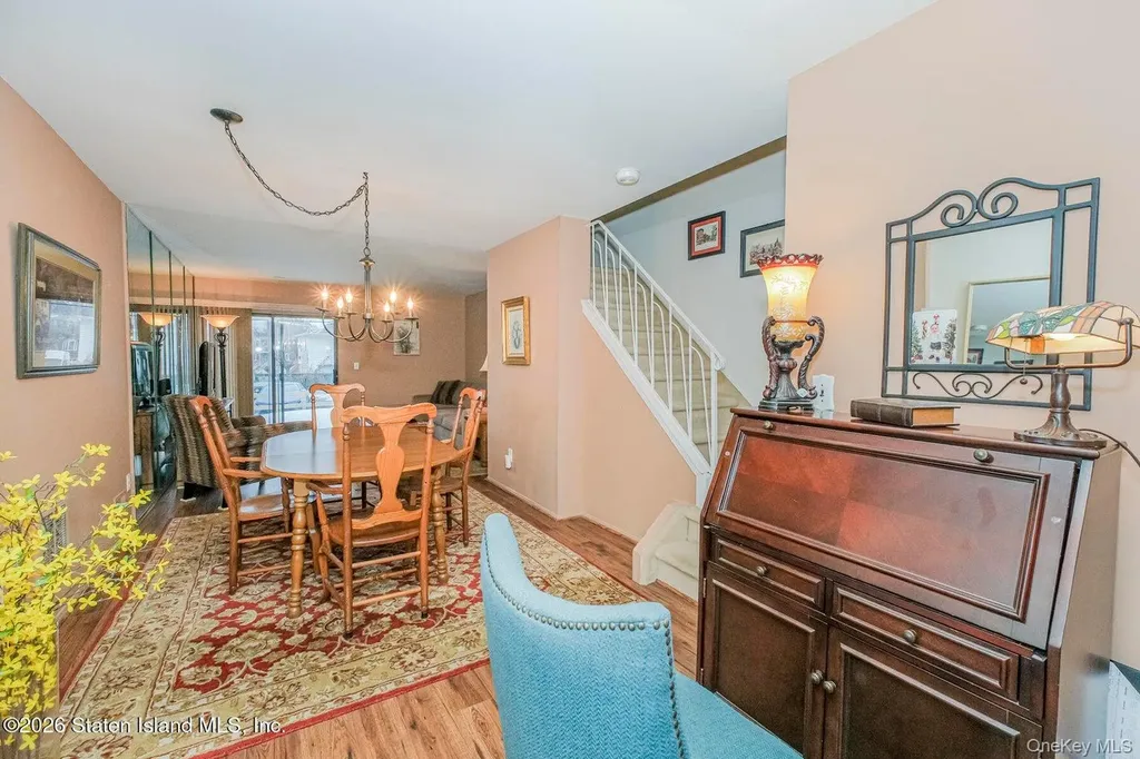 31 Stonegate Drive Staten Island NY 10304