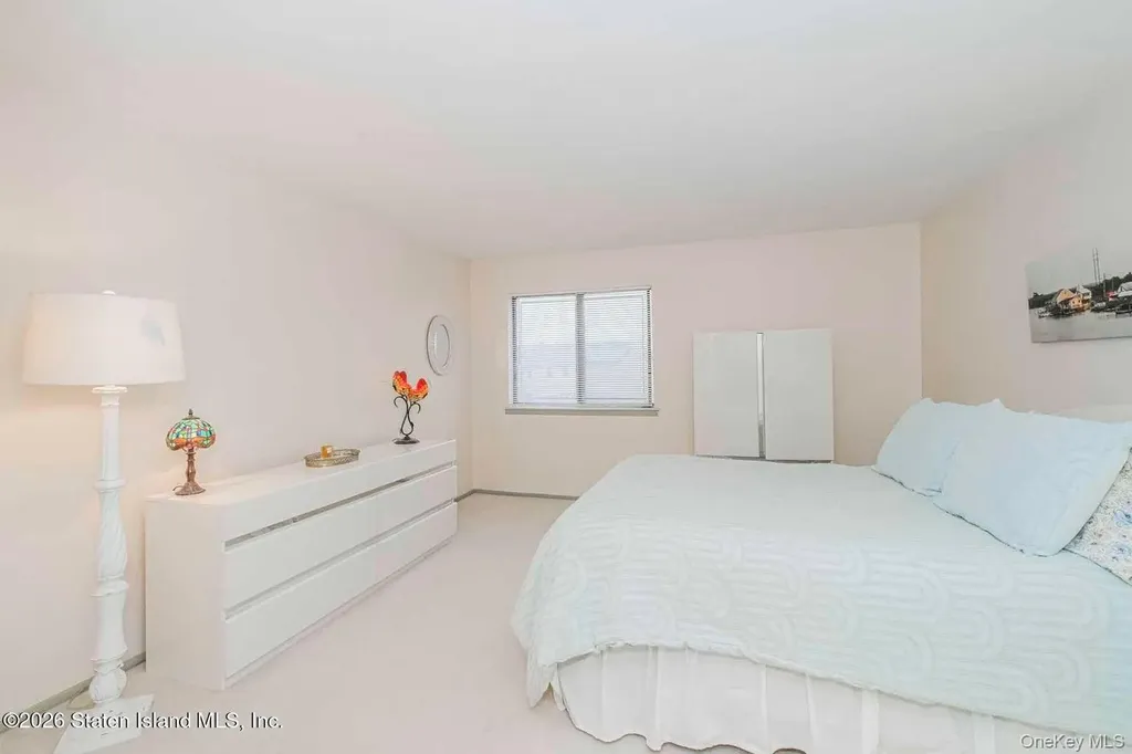 31 Stonegate Drive Staten Island NY 10304