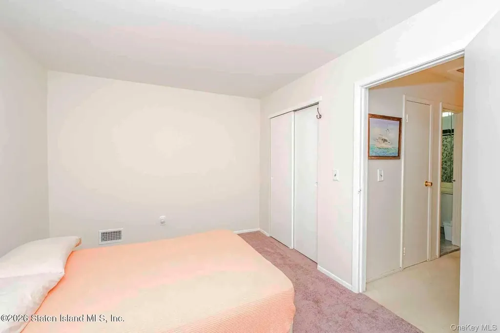 31 Stonegate Drive Staten Island NY 10304