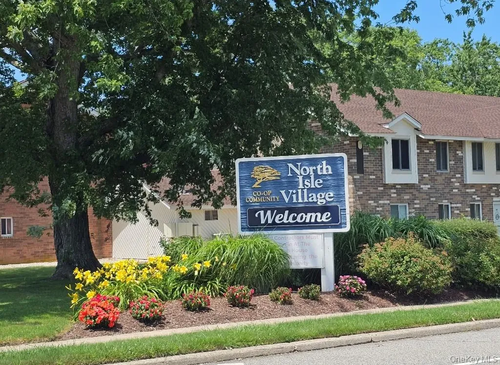 109 Pointe Circle S Coram NY 11727