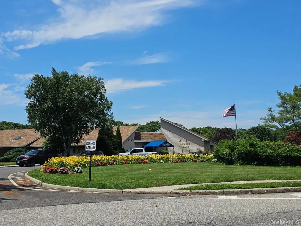 109 Pointe Circle S Coram NY 11727