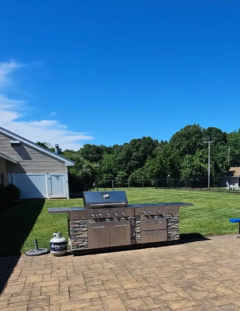 109 Pointe Circle S Coram NY 11727