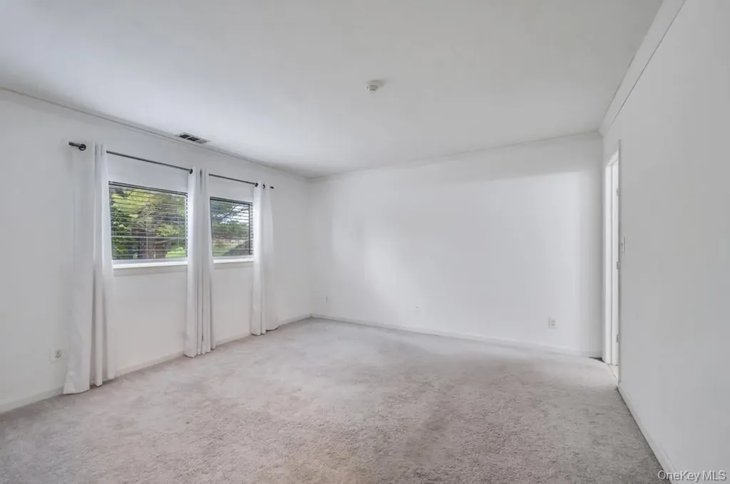 109 Pointe Circle S Coram NY 11727
