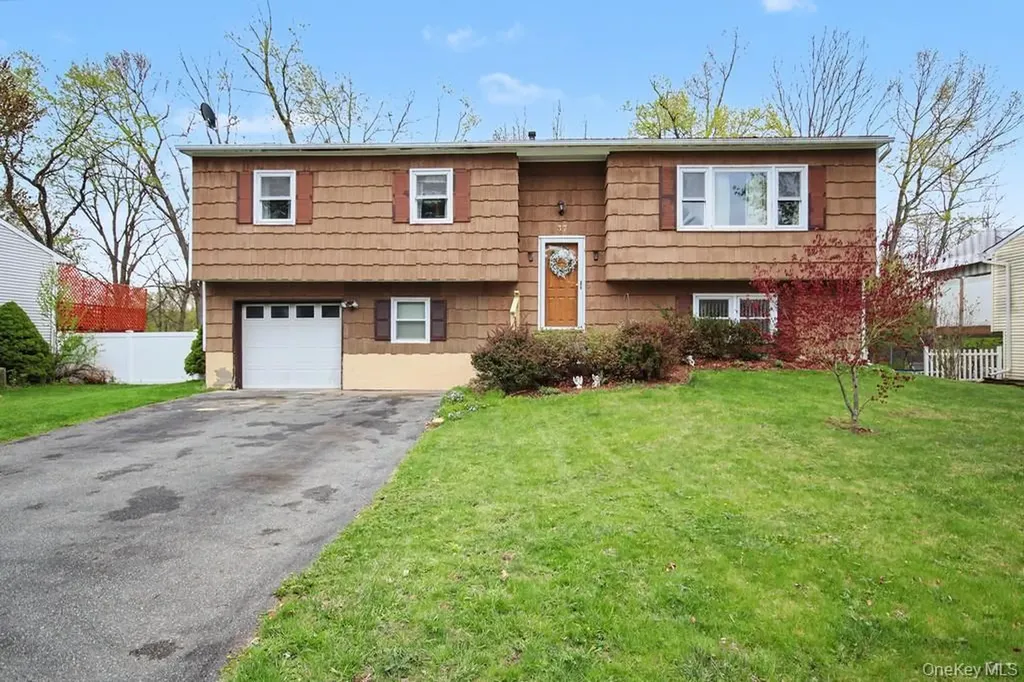 37 Half Hollow Monroe NY 10950