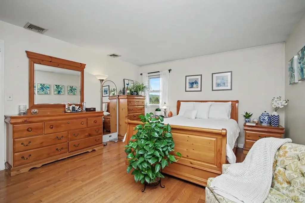 37 Half Hollow Monroe NY 10950