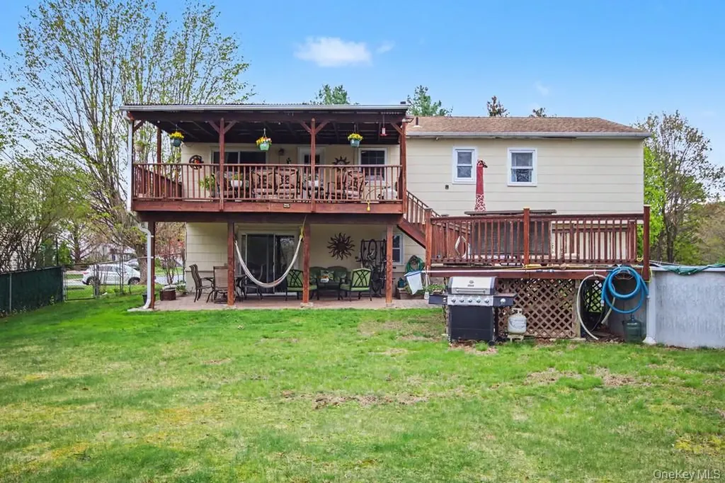 37 Half Hollow Monroe NY 10950