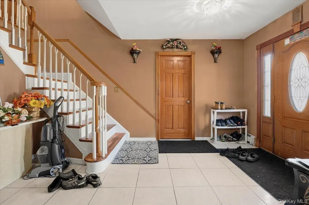 4 Winding Lane Islandia NY 11749