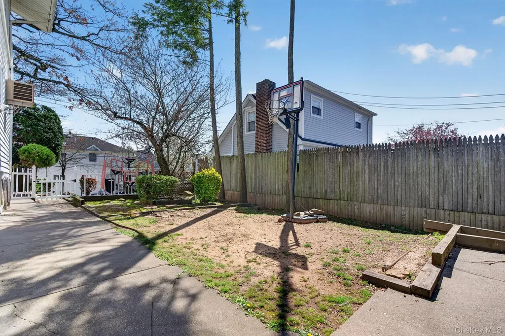 189 Katan Avenue Staten Island NY 10308