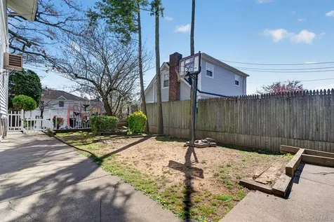 189 Katan Avenue Staten Island NY 10308