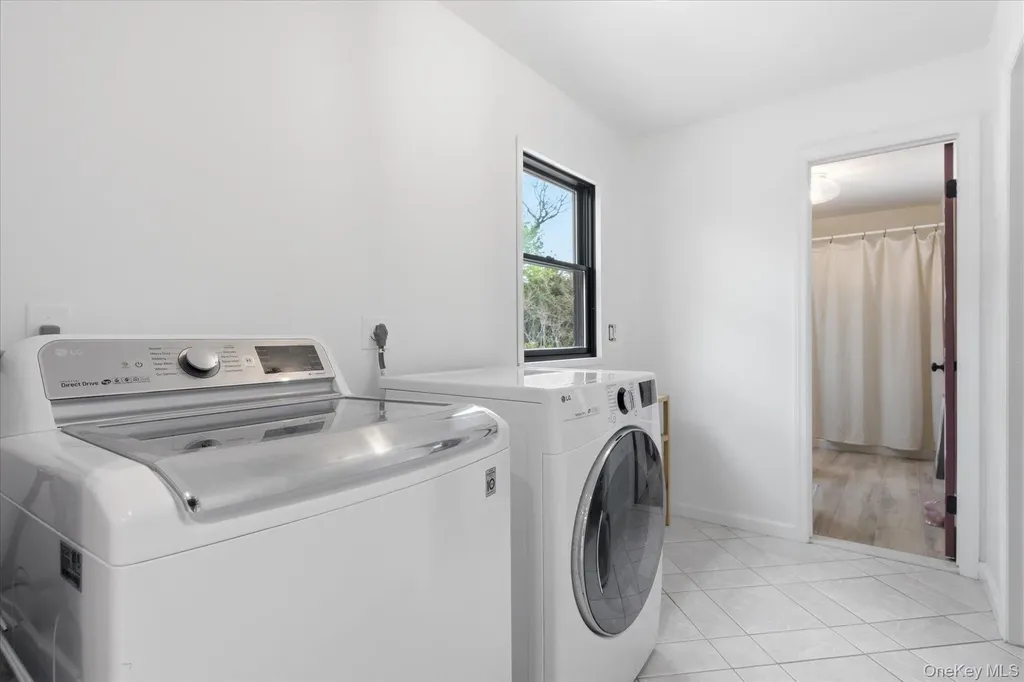 21 Audubon Gate Miller Place NY 11764