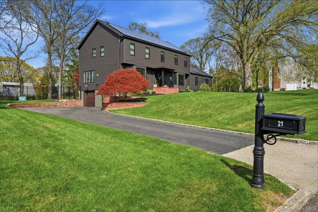 21 Audubon Gate Miller Place NY 11764