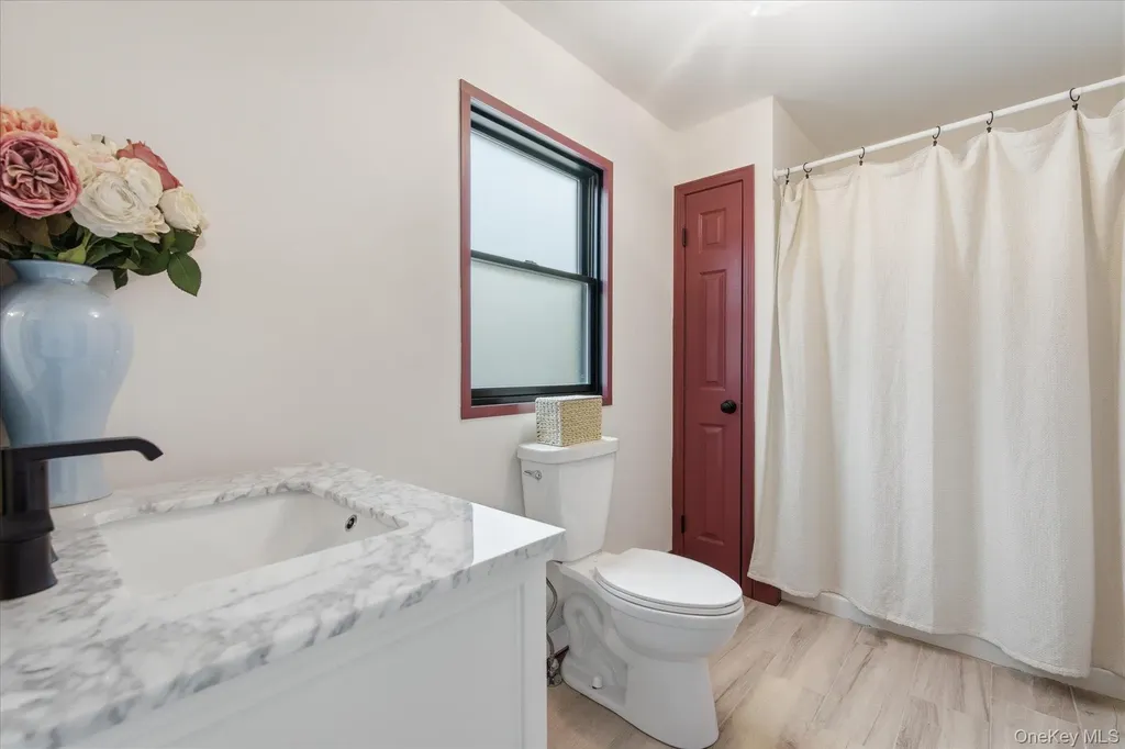 21 Audubon Gate Miller Place NY 11764