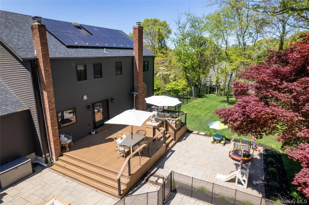 21 Audubon Gate Miller Place NY 11764