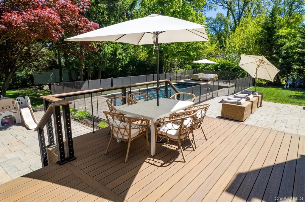 21 Audubon Gate Miller Place NY 11764