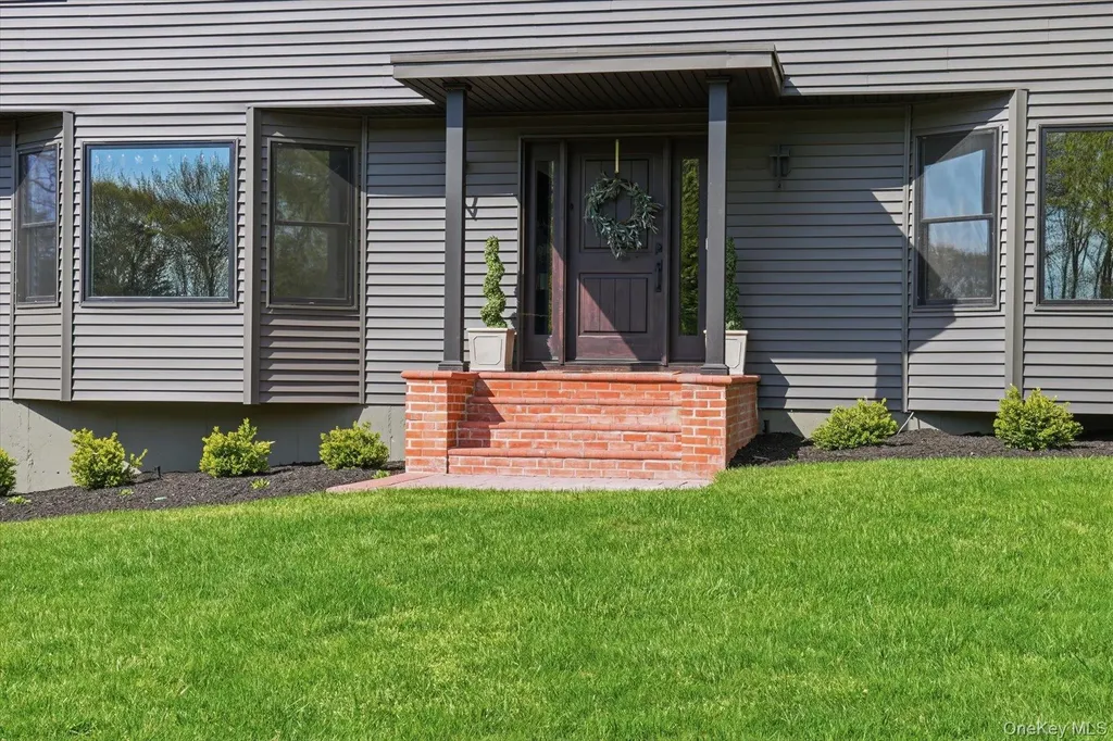 21 Audubon Gate Miller Place NY 11764