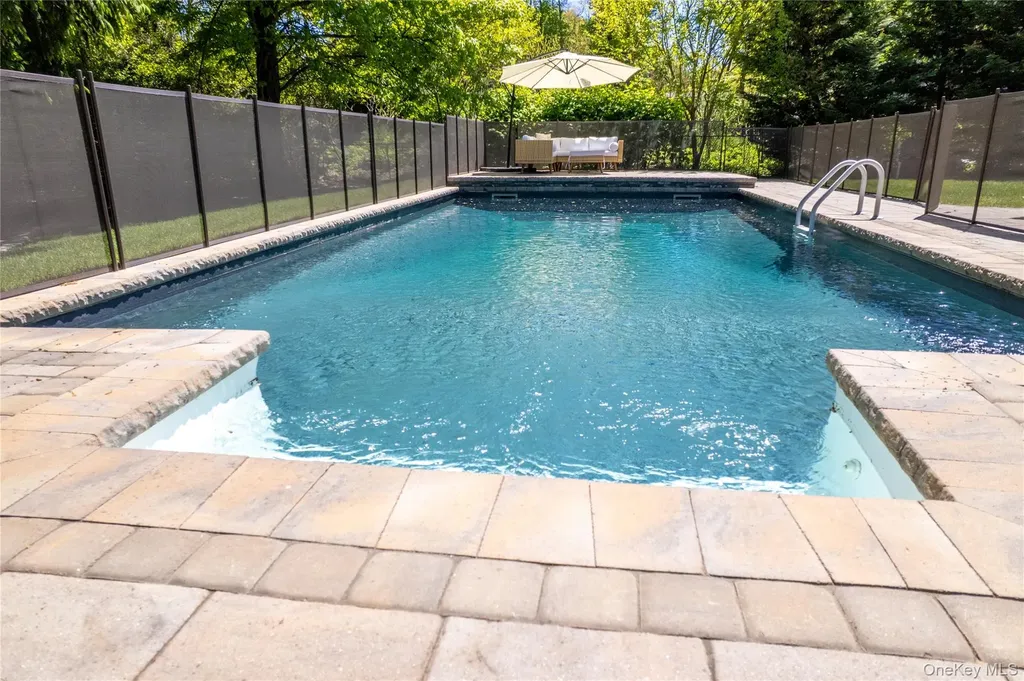 21 Audubon Gate Miller Place NY 11764