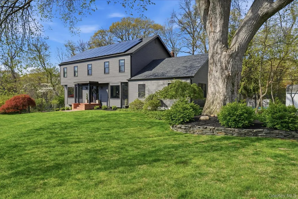 21 Audubon Gate Miller Place NY 11764