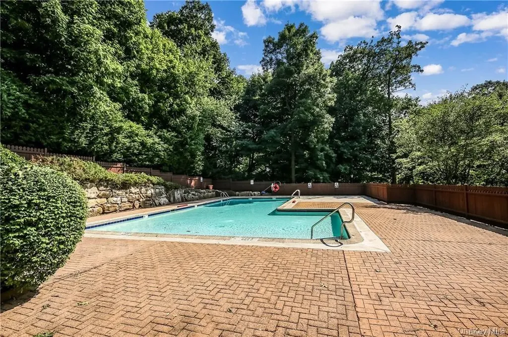 39 Foxwood Circle Mount Kisco NY 10549